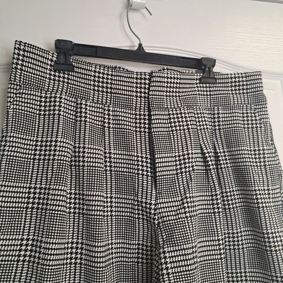 Torrid Wide Leg Studio Crepe Short NWT - Picture 3 of 7